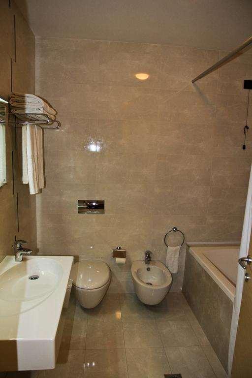 Fieri Hotel Fier Bilik gambar